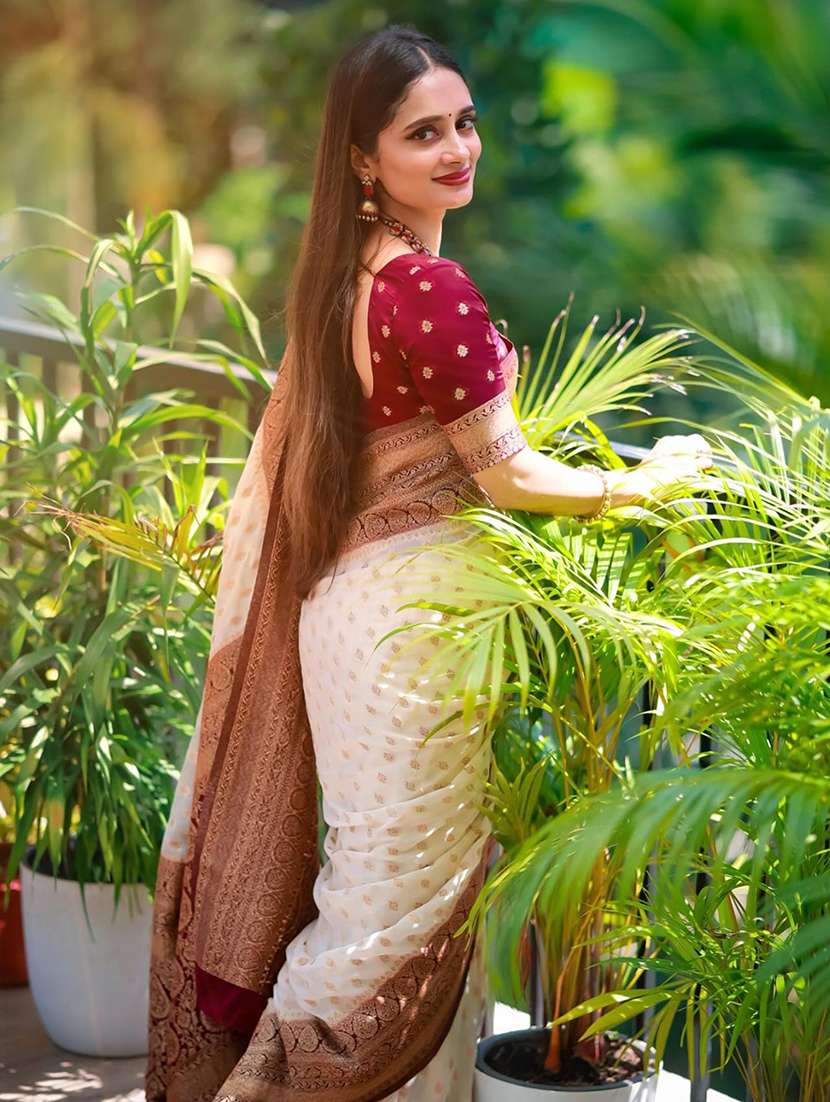 women self design banarasi saree with blouse - 22567069 -  Standard Image - 5