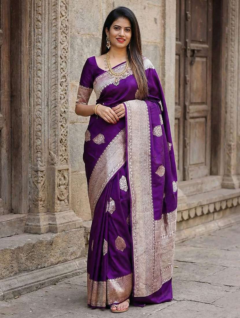 women self design banarasi saree