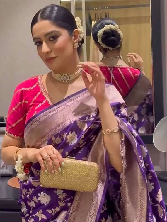 women self design banarasi saree with blouse - 22567099 -  Standard Image - 3