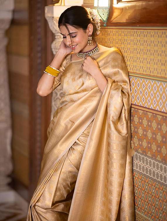 women self design banarasi saree with blouse - 22567122 -  Standard Image - 3