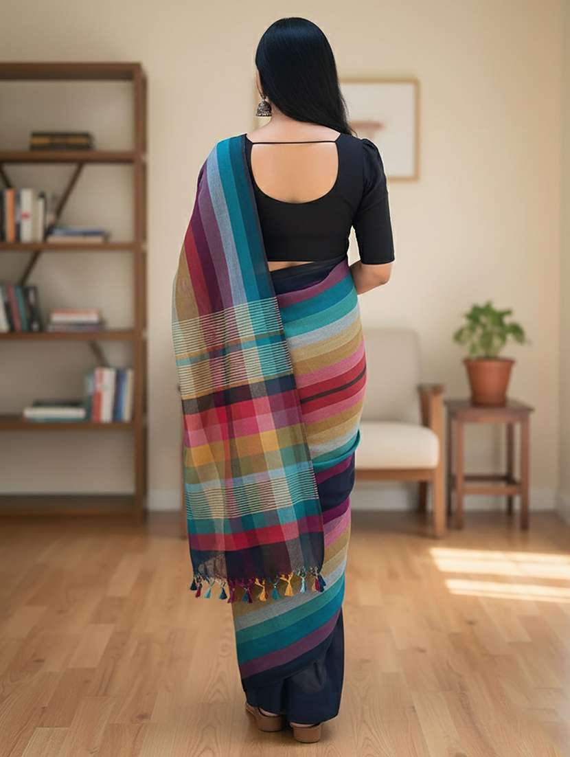 women striped handloom saree with blouse - 22567218 -  Standard Image - 3