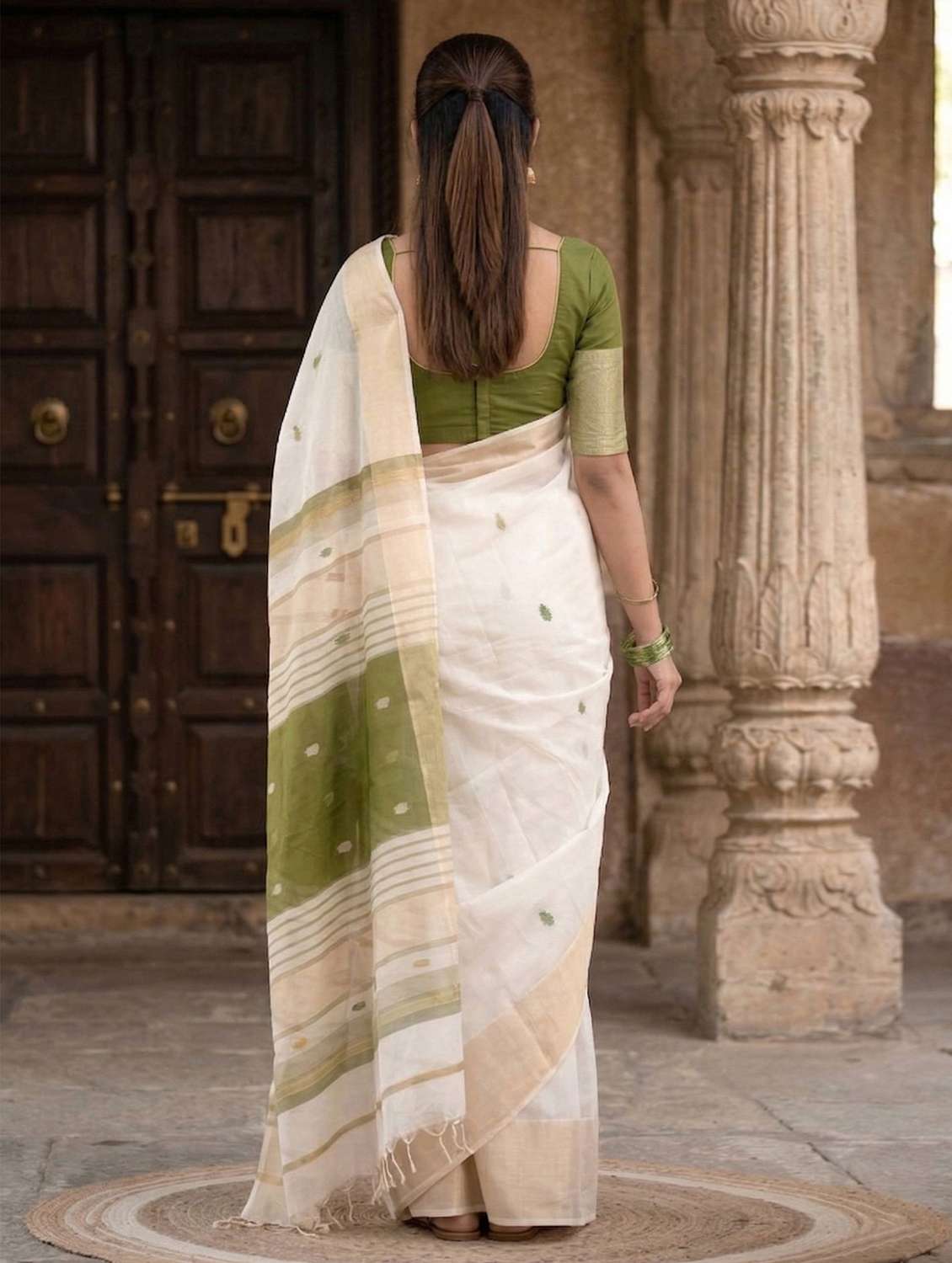 women self design handloom saree with blouse - 22567241 -  Standard Image - 3