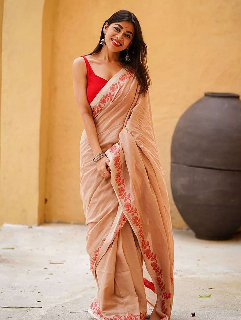 women solid with bordered saree with blouse