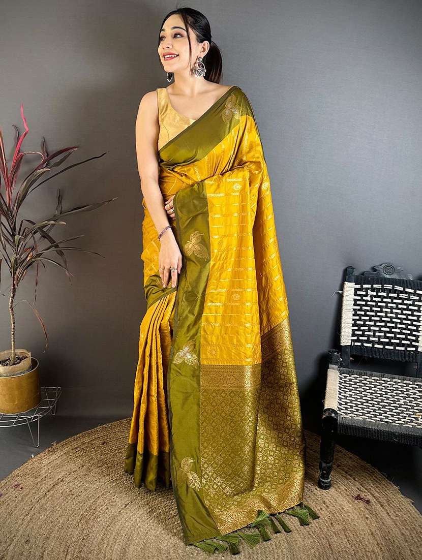 women self design banarasi saree with blouse