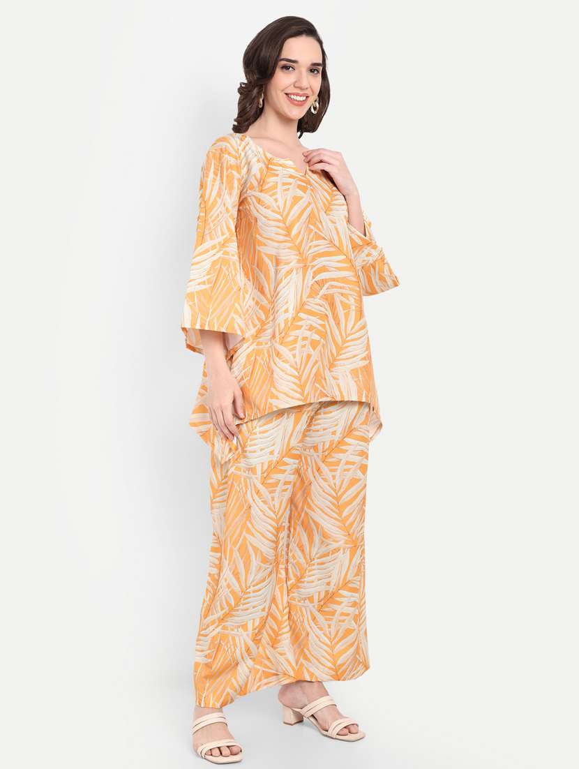 Women Printed Three Quarter Sleeves Ethnic Co-ord Set - 22567539 -  Standard Image - 3