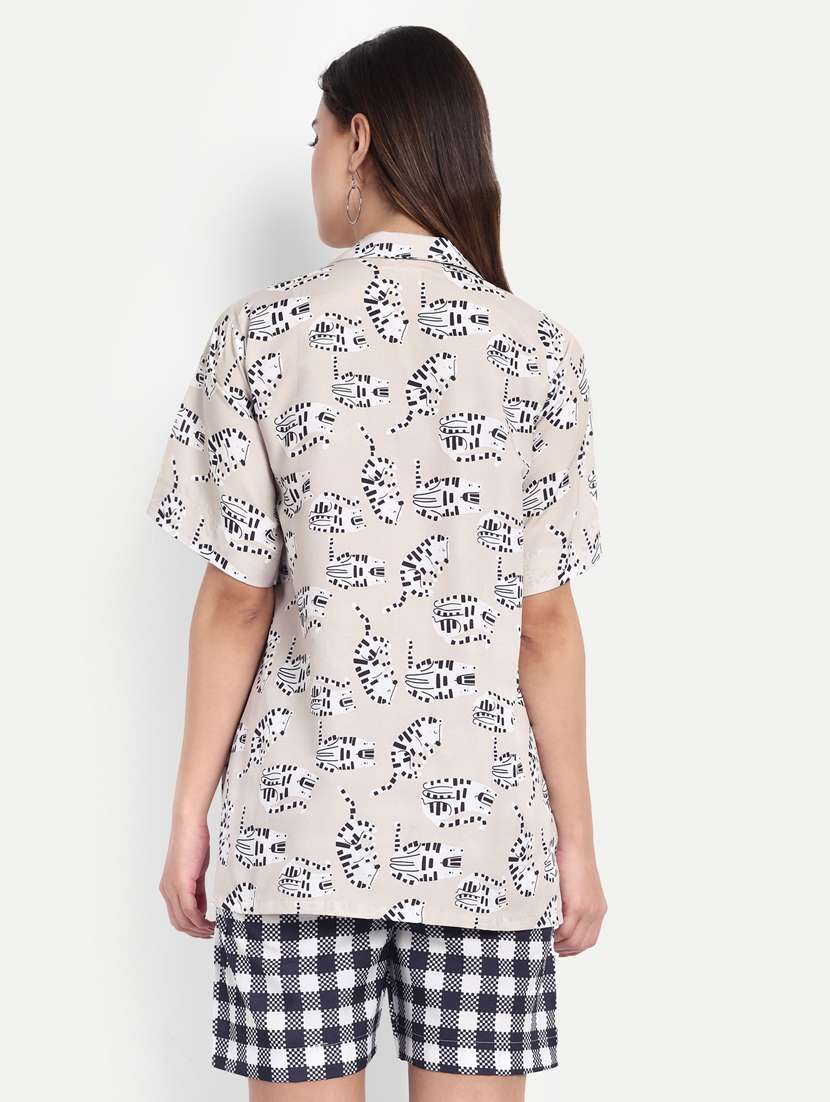 Women Printed Short Sleeves Shirt And Shorts Set - 22567562 -  Standard Image - 3
