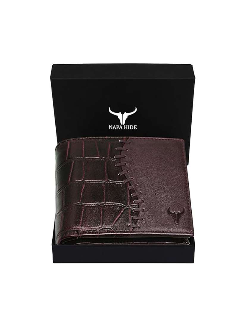 Red Leather Bi-fold Wallet With Card Slots - 22567741 -  Standard Image - 5