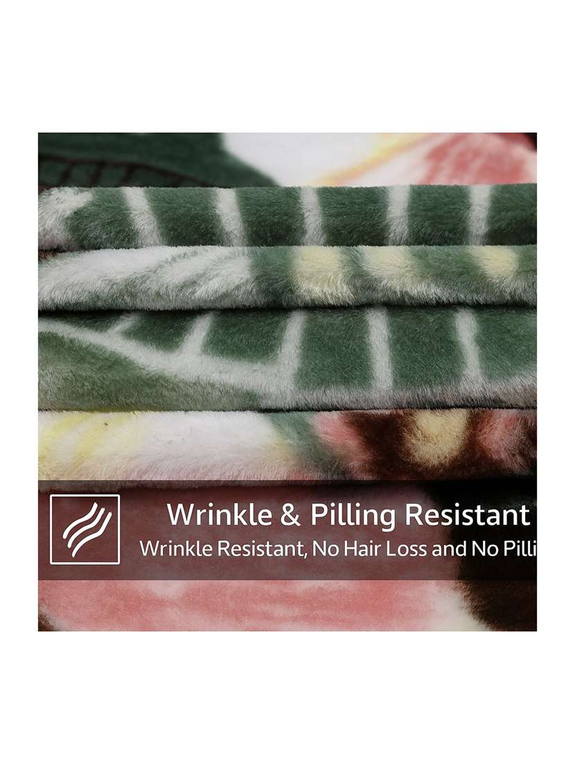 green printed double bed winter blanket - 22568016 -  Standard Image - 3