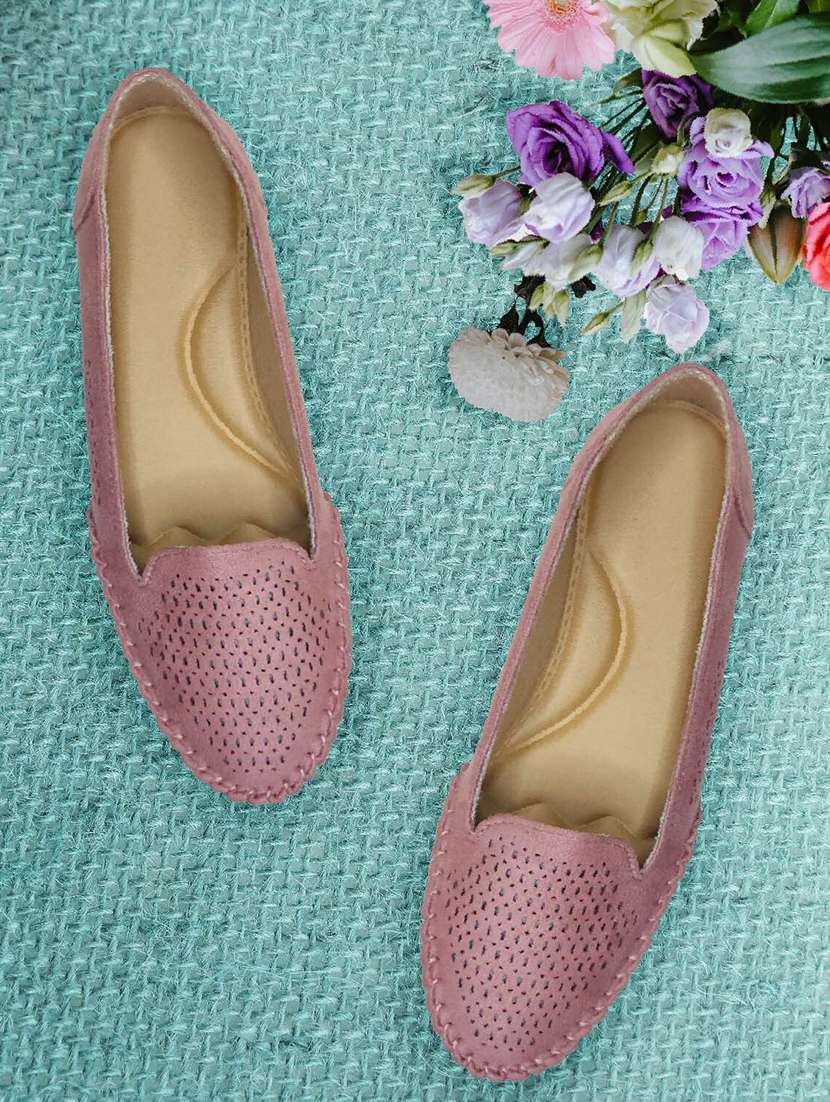 women cutwork slip on ballerina