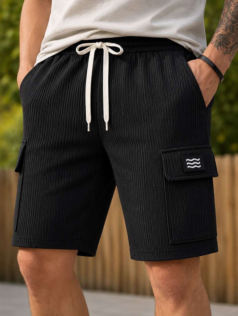 men textured mid rise regular fit cargo shorts