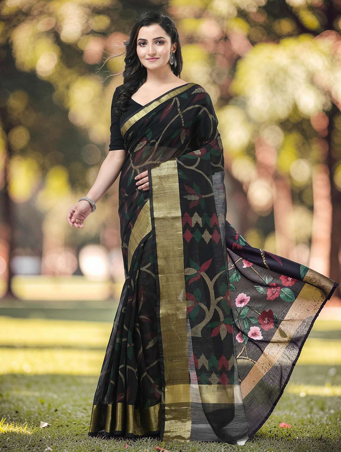 women printed handloom saree with blouse