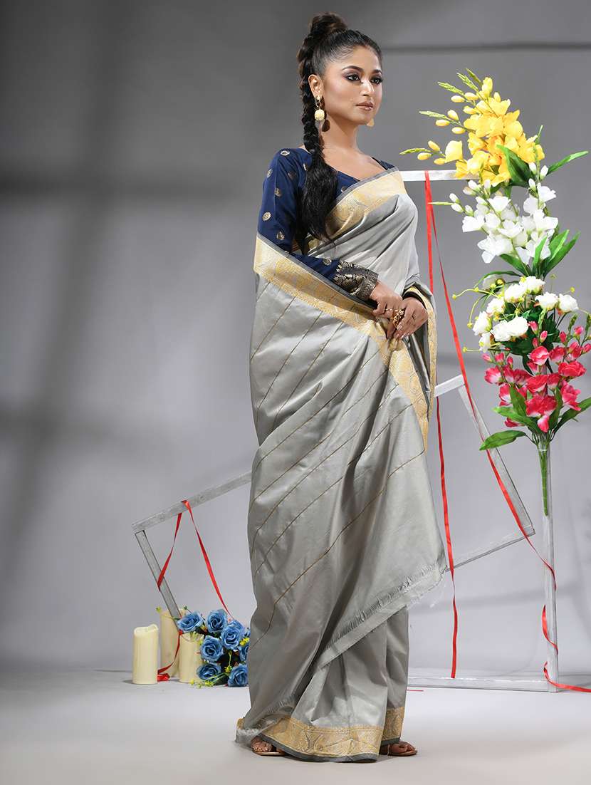women solid with bordered saree with blouse - 22569699 -  Standard Image - 3