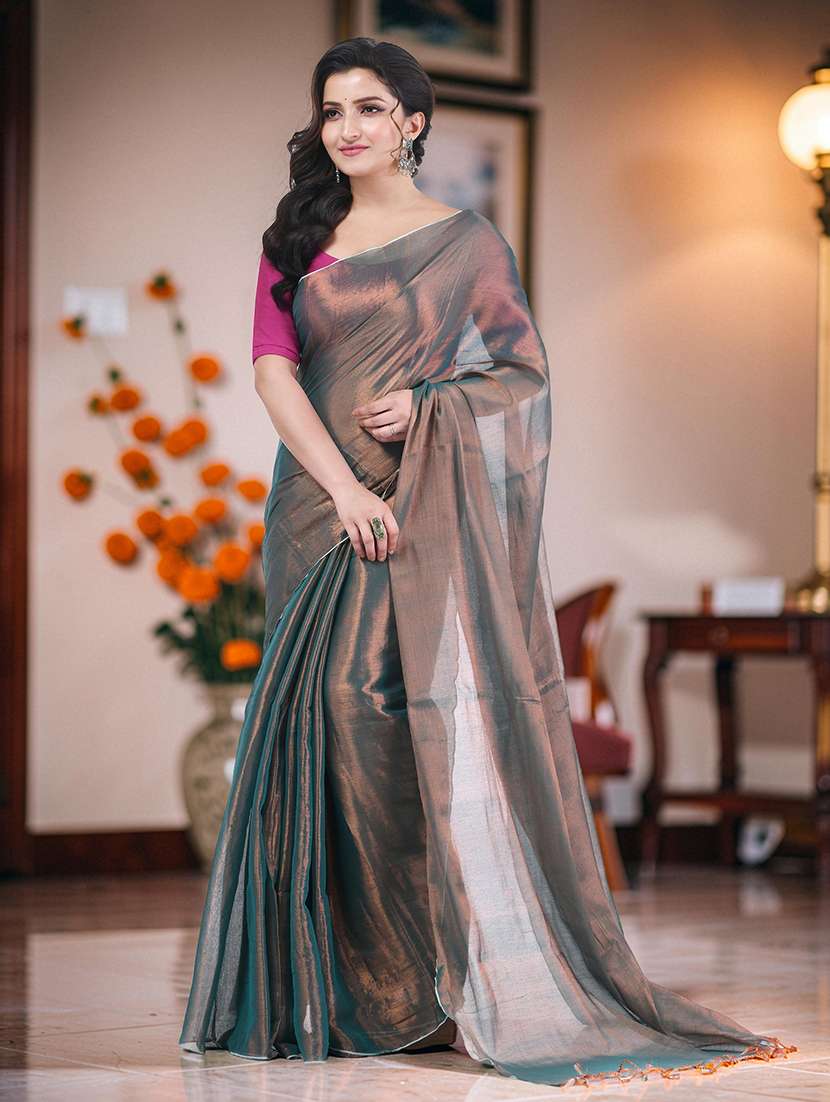 women solid handloom saree with blouse