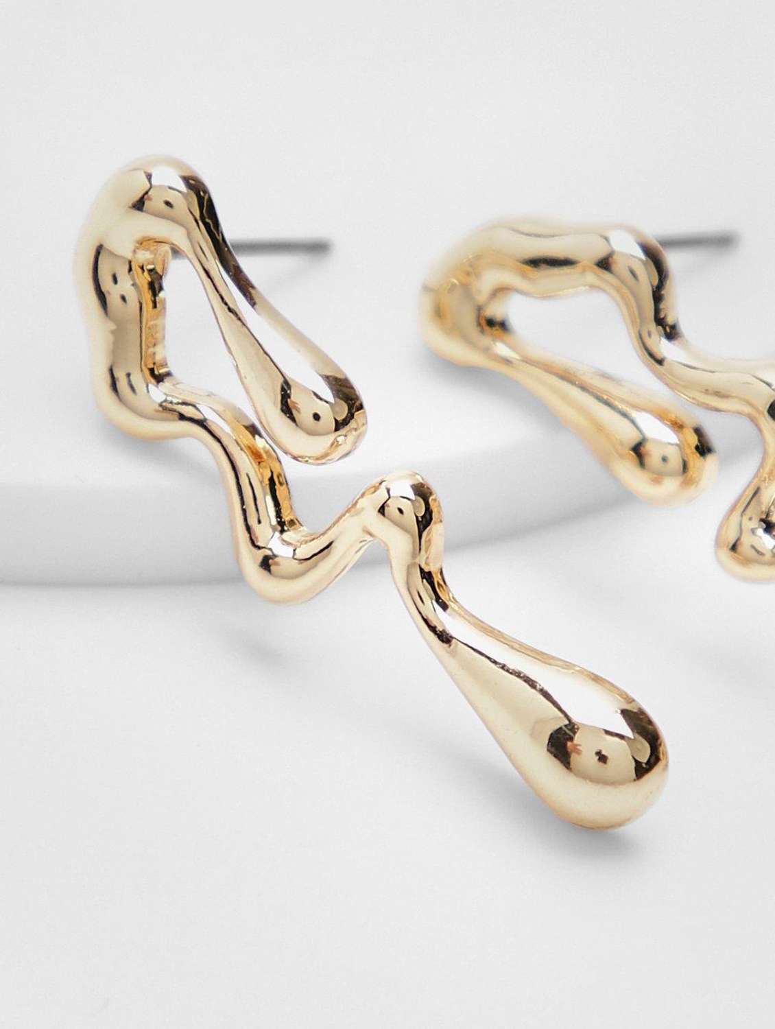 women gold drop earrings - 22569706 -  Standard Image - 3