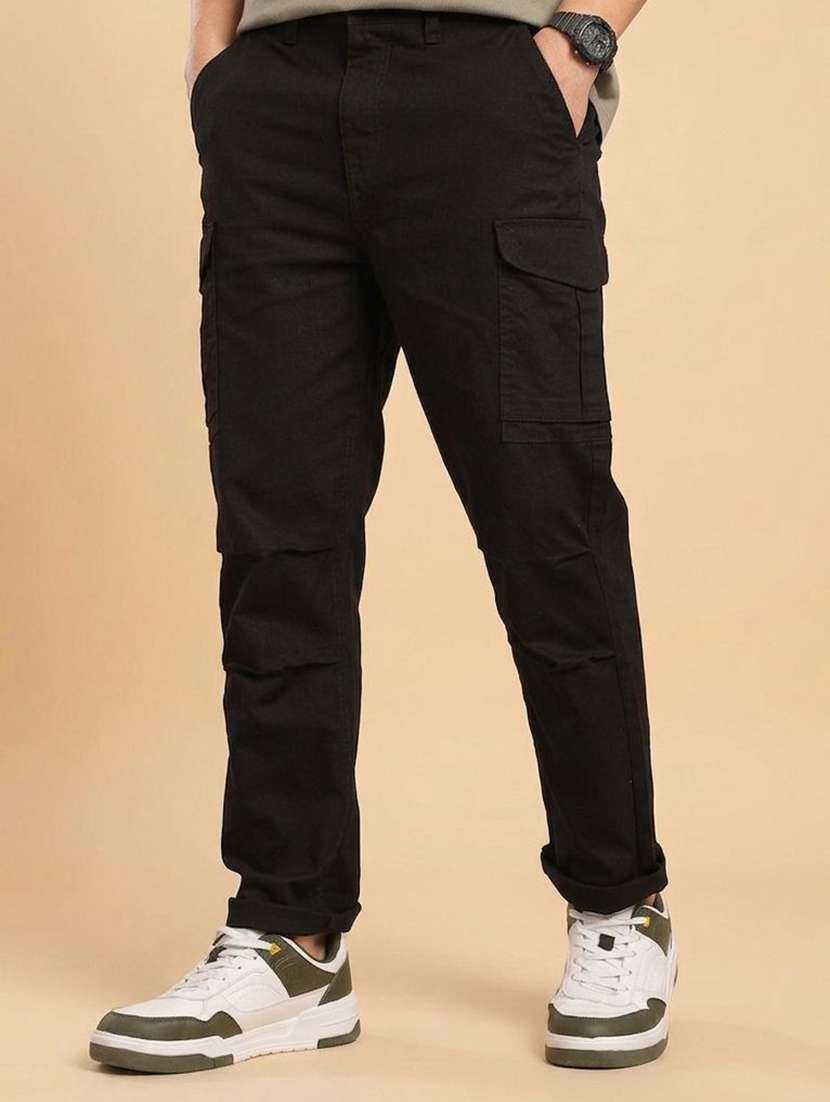 men solid mid rise regular fit cargo pant