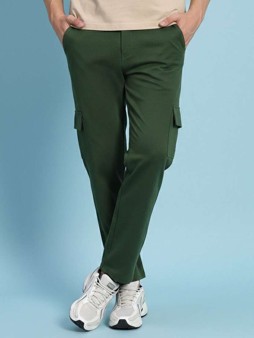 men solid mid rise regular fit cargo pant