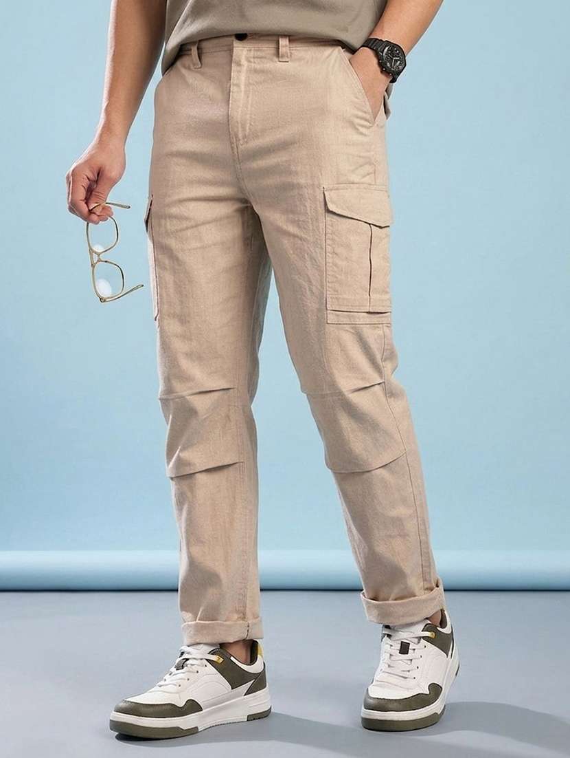 men solid mid rise regular fit cargo pant