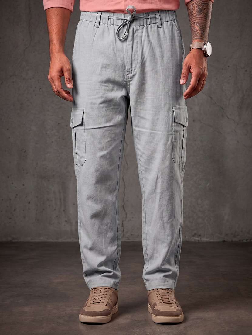 men solid mid rise regular fit cargo pant
