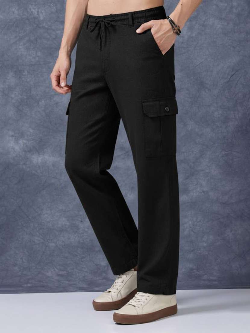 men solid mid rise regular fit cargo pant