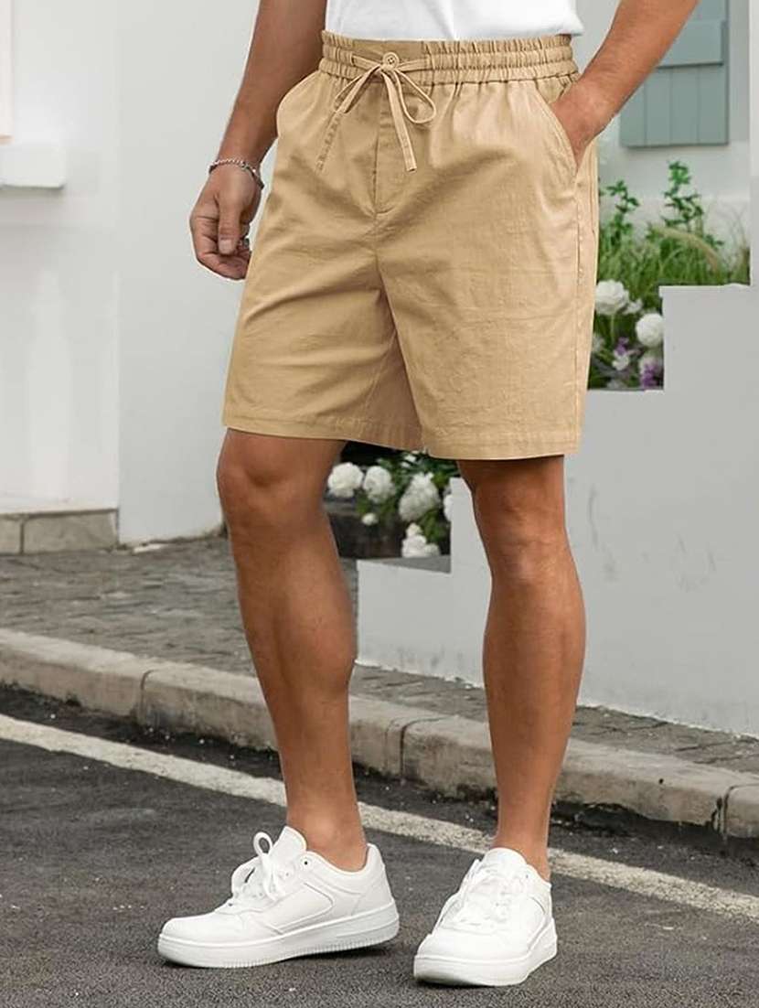 men solid mid rise regular fit shorts