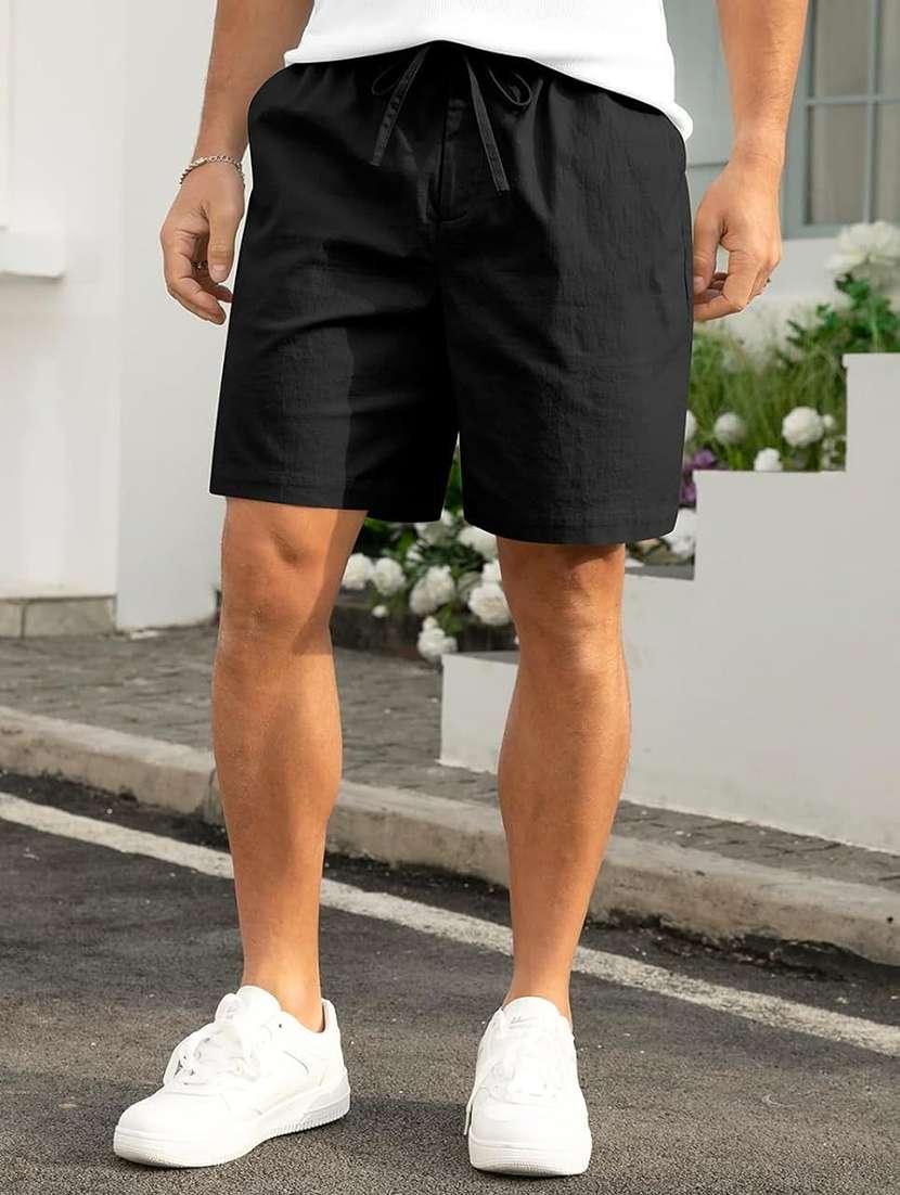 men solid mid rise regular fit shorts