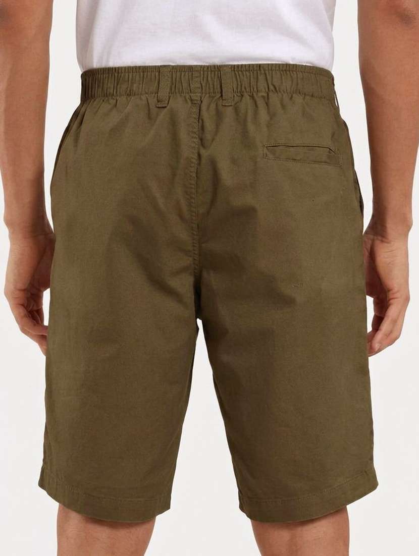 men solid mid rise regular fit shorts - 22570786 -  Standard Image - 3