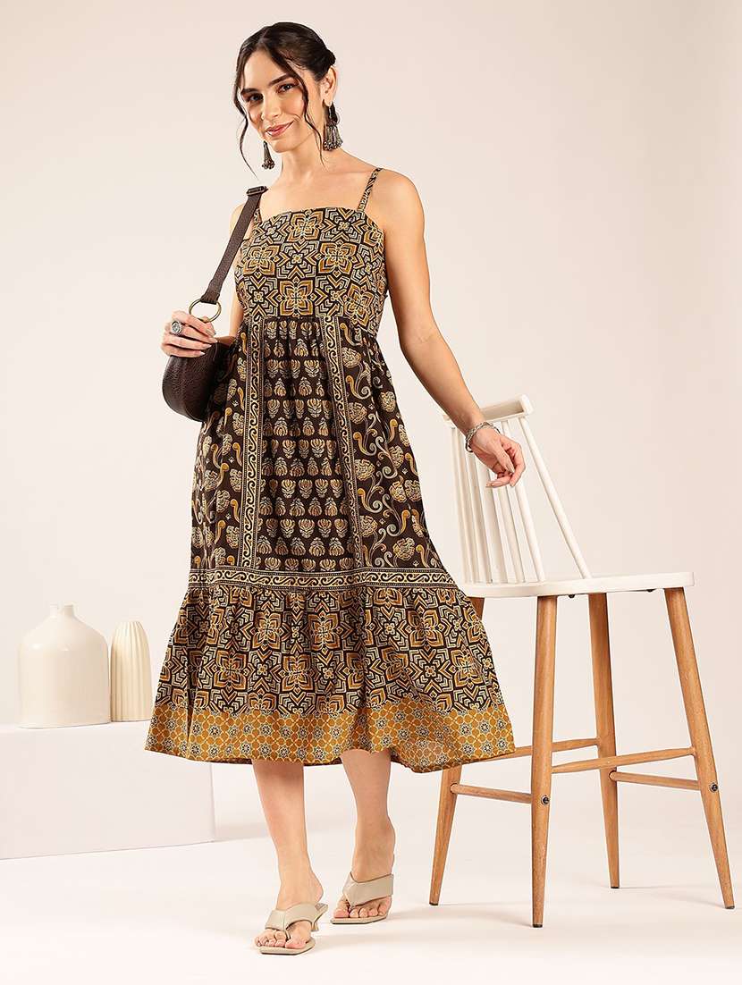 women printed shoulder strap tiered dress
