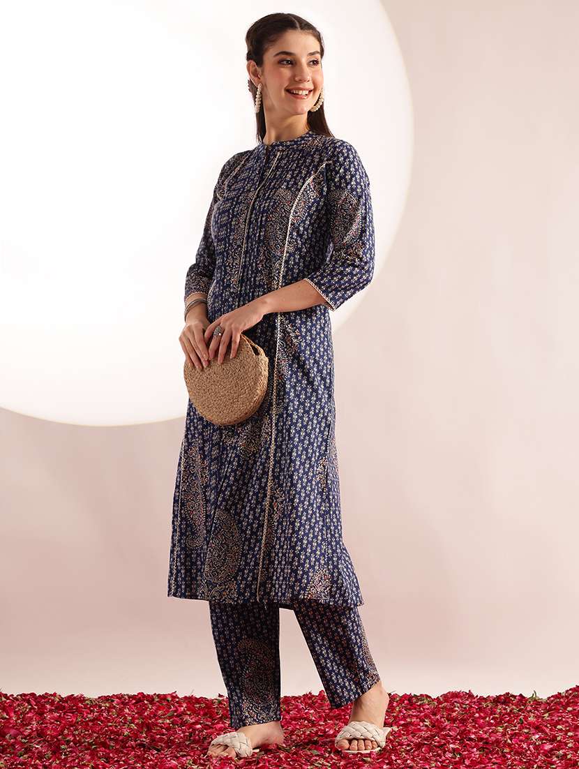 women printed three quarter sleeves kurta pant set - 22571047 -  Standard Image - 3