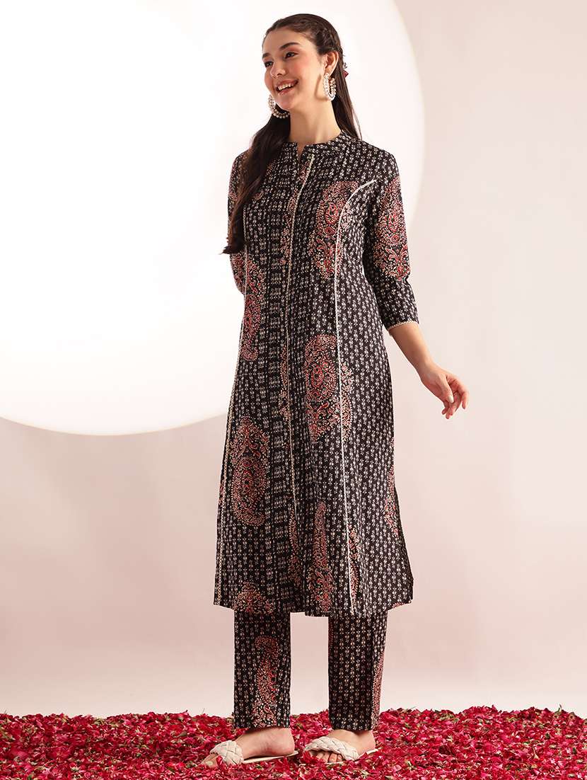 women printed three quarter sleeves kurta pant set - 22571048 -  Standard Image - 3