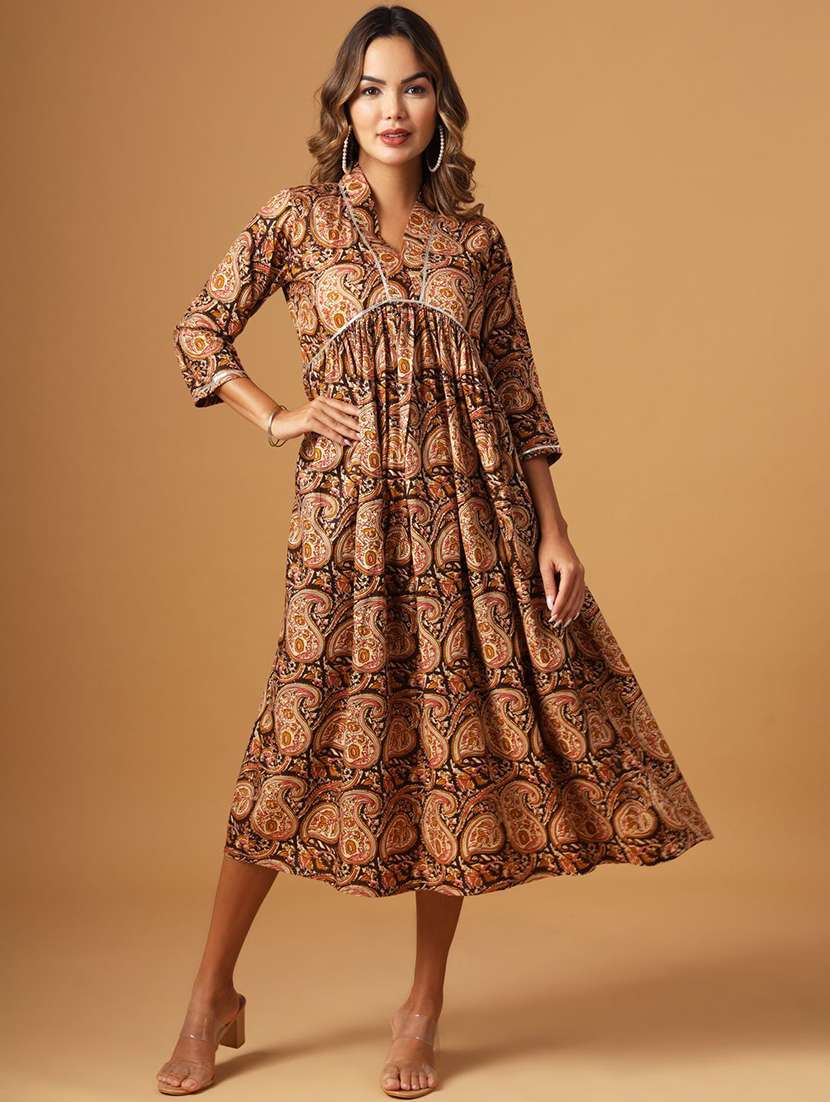 women printed three quarter sleeves flared dress