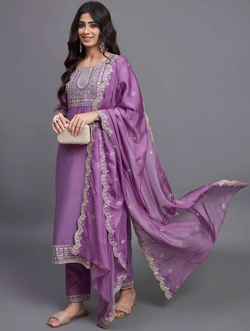 women embroidered three quarter sleeves kurta pant set with dupatta