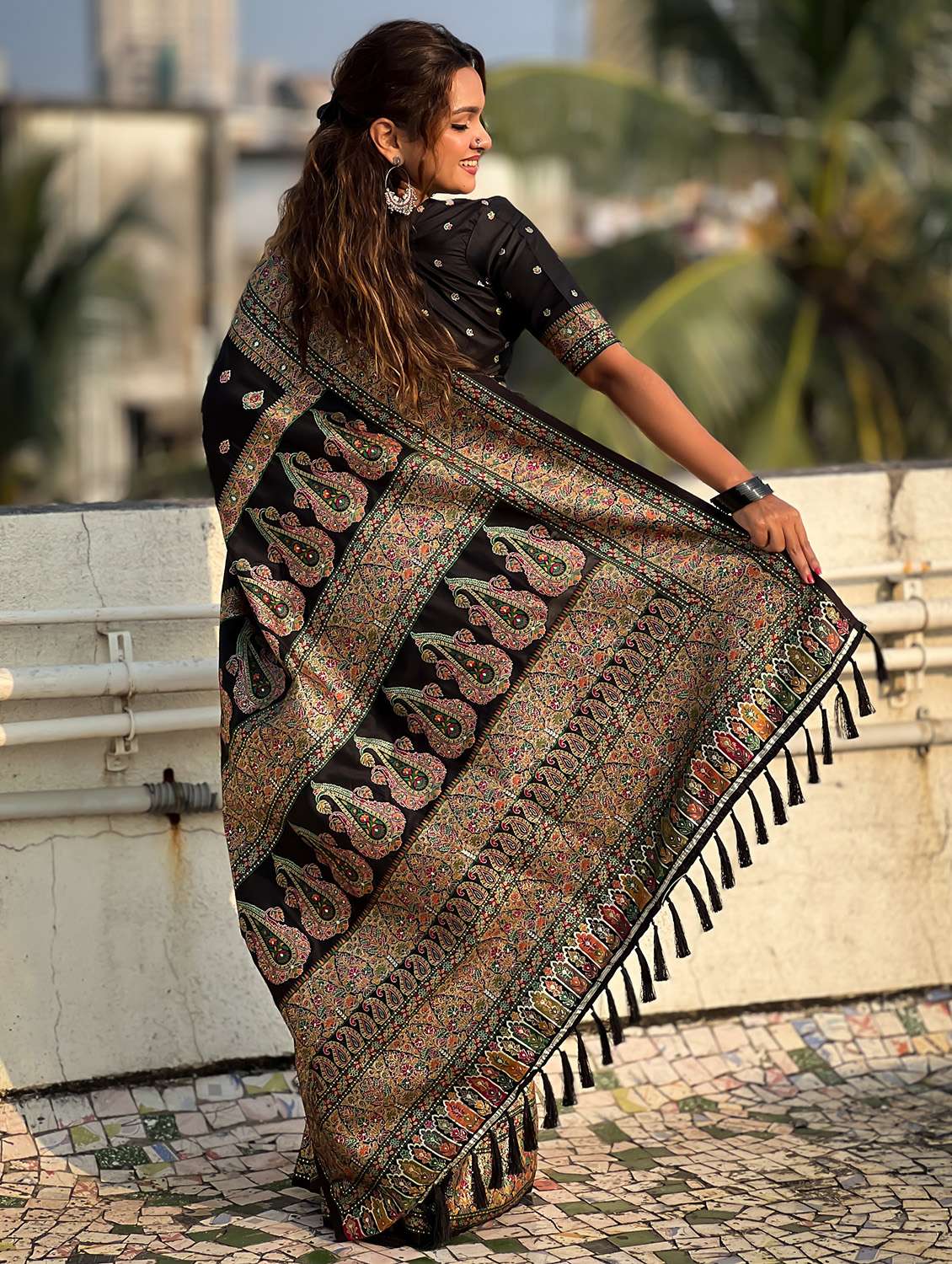women self design pashmina silk saree with blouse - 22571087 -  Standard Image - 3