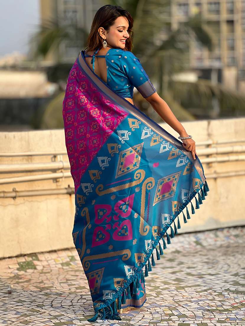 women self design patola saree with blouse - 22571107 -  Standard Image - 3