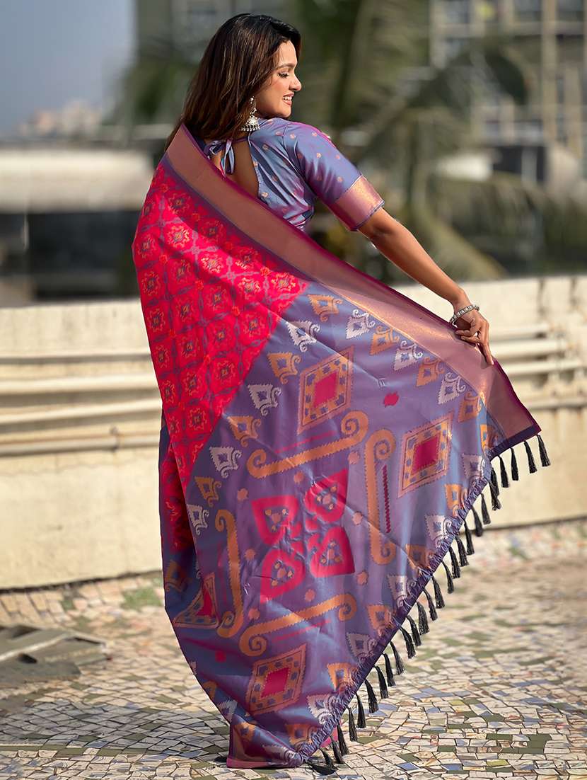 women self design patola saree with blouse - 22571112 -  Standard Image - 3