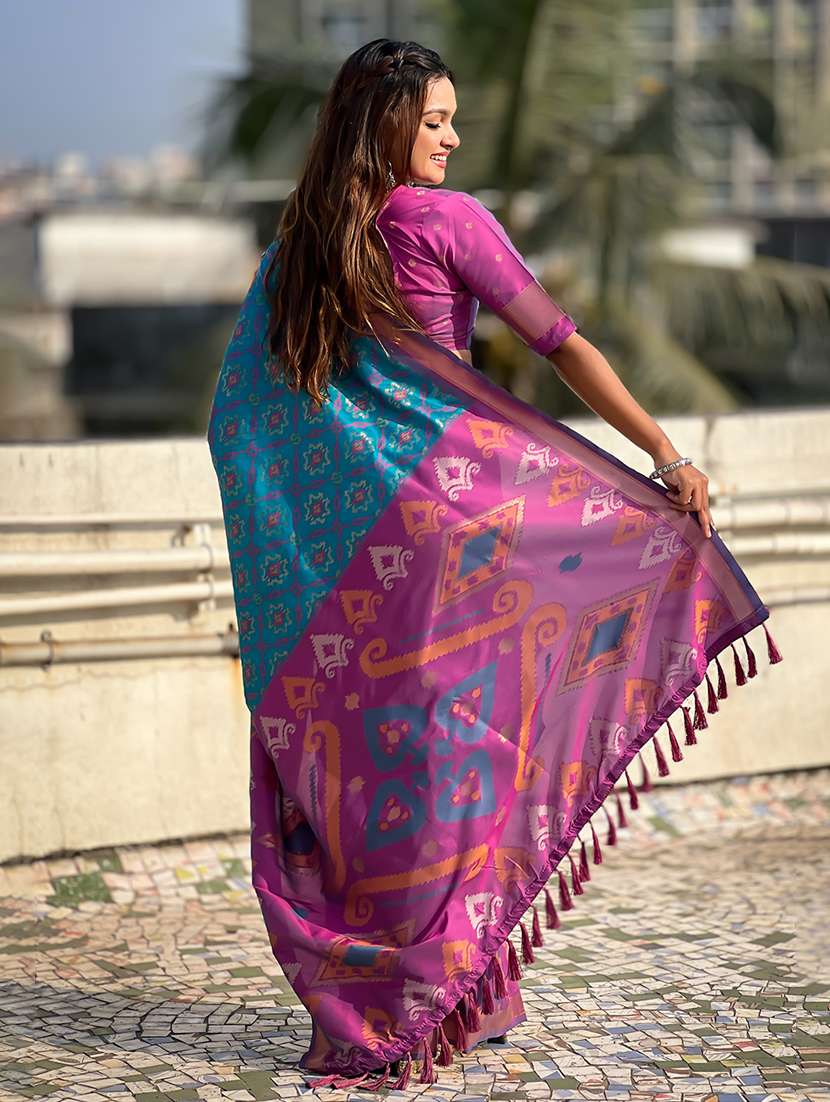 women self design patola saree with blouse - 22571115 -  Standard Image - 3