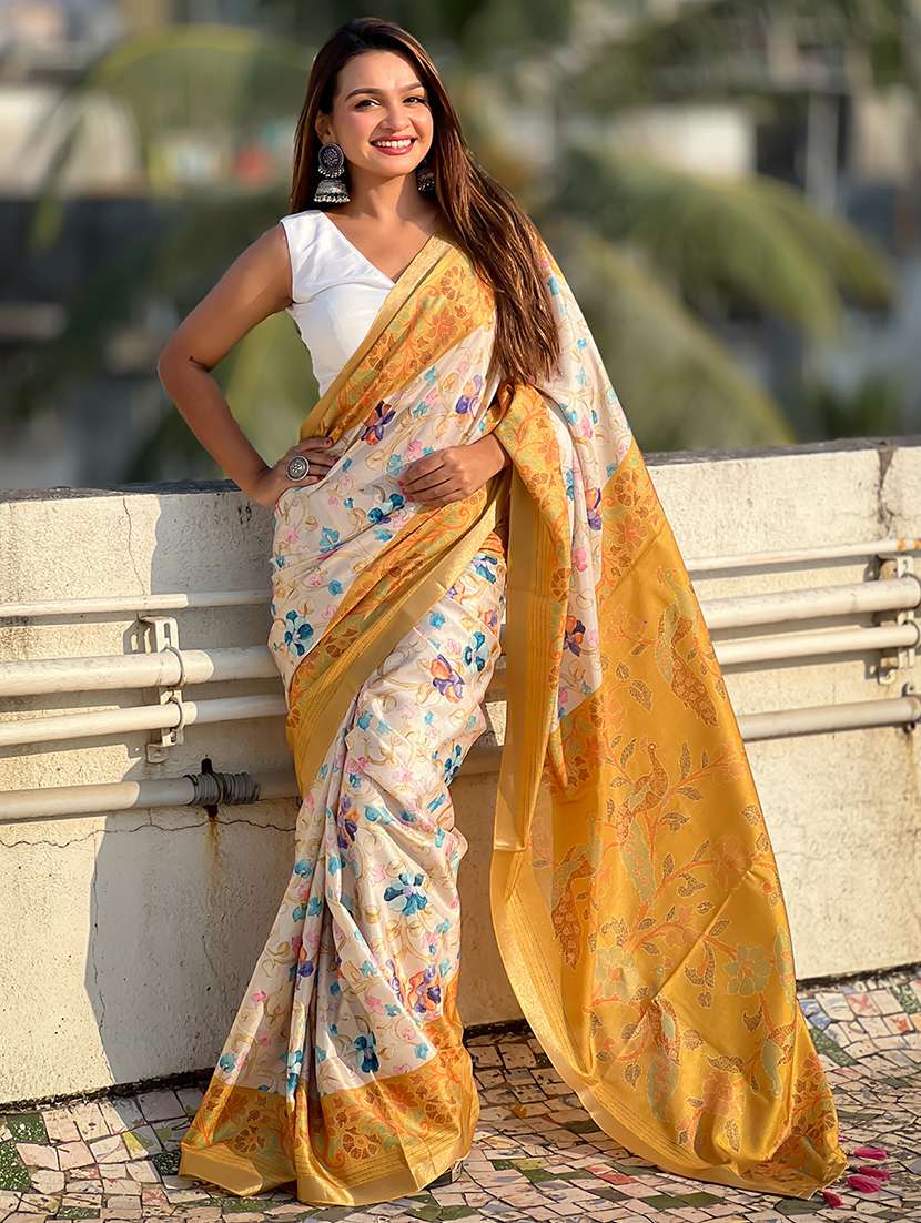 women printed casual wear saree with blouse