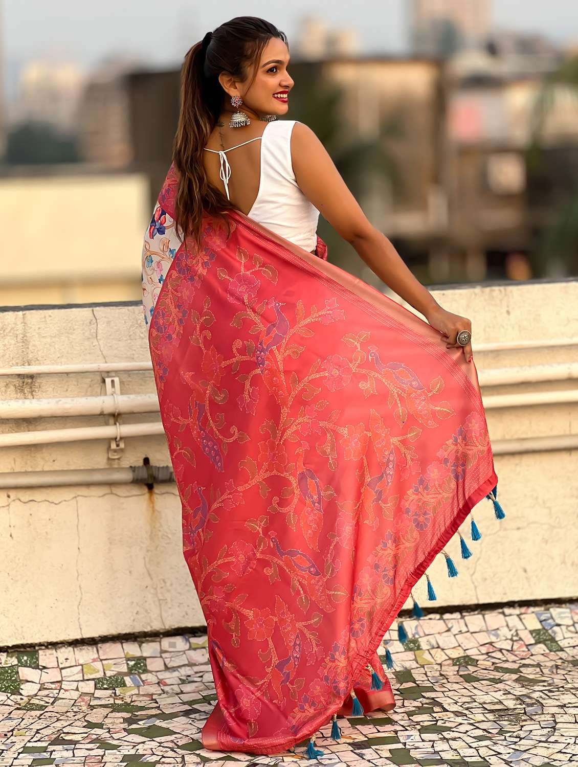 women printed casual wear saree with blouse - 22571135 -  Standard Image - 3