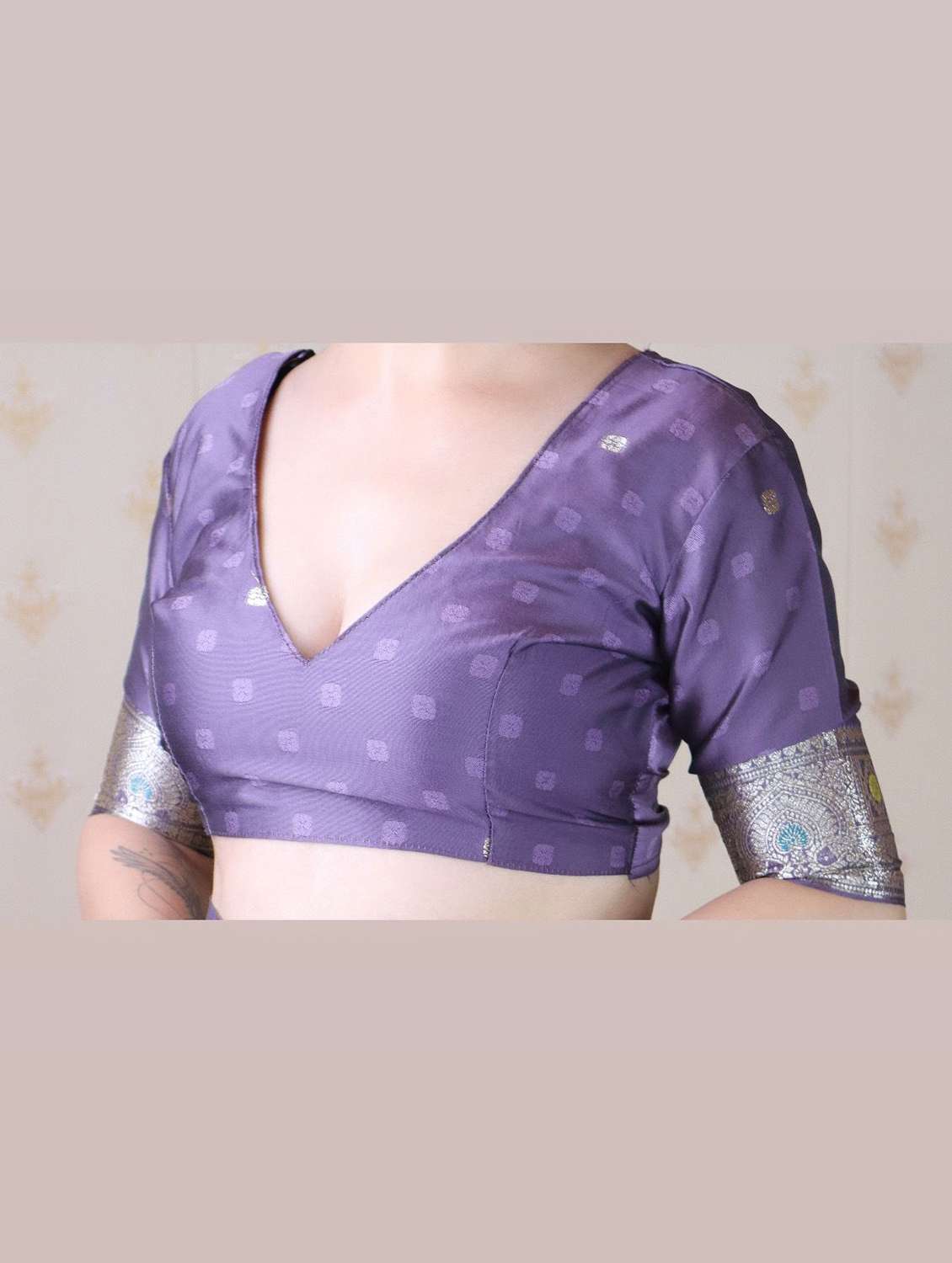women self design banarasi saree with blouse - 22571197 -  Standard Image - 5