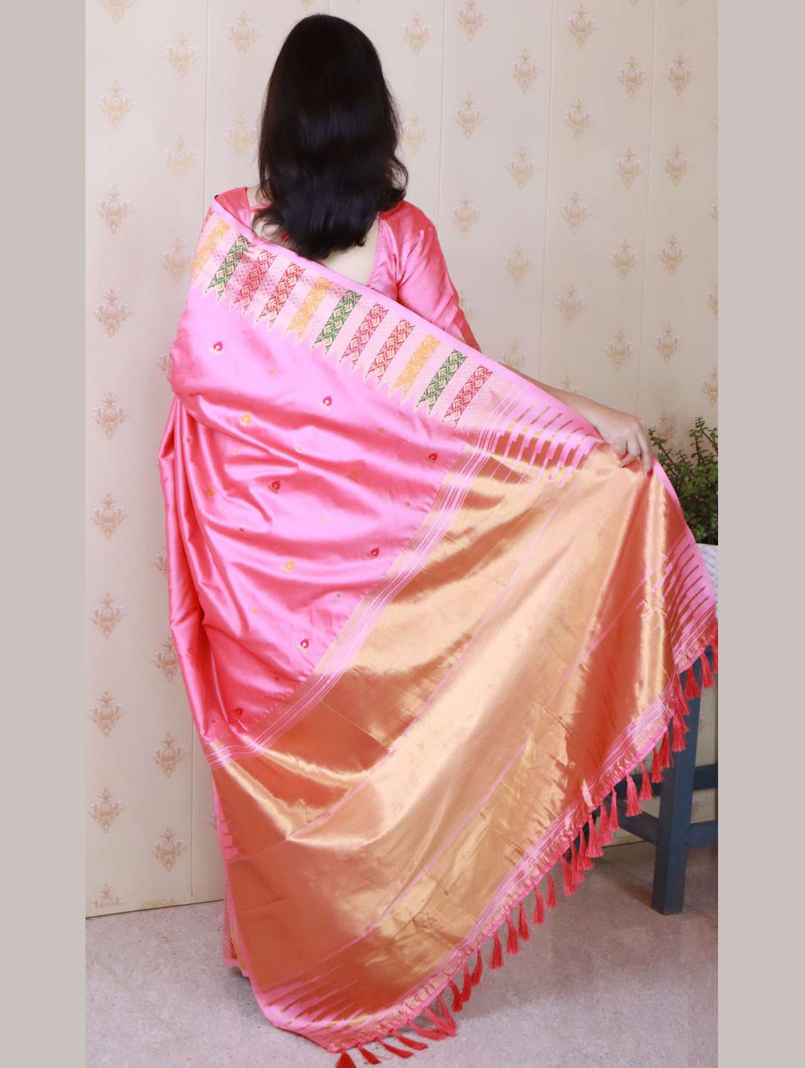 women self design banarasi saree with blouse - 22571213 -  Standard Image - 3