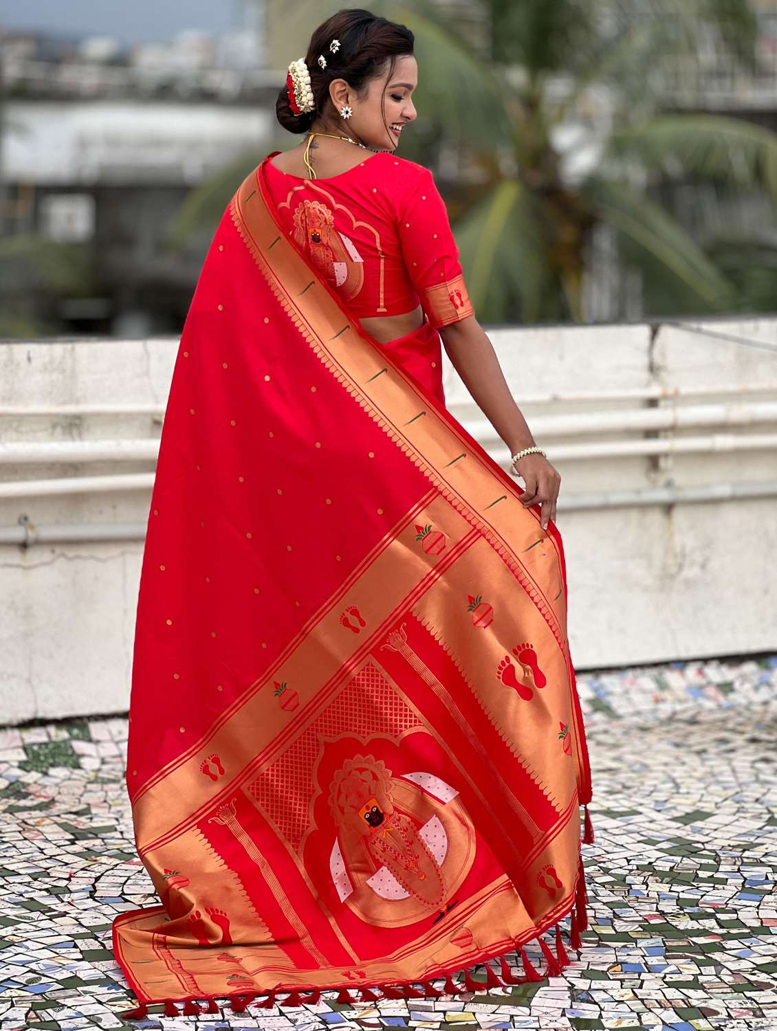 women self design paithani saree with blouse - 22571228 -  Standard Image - 3