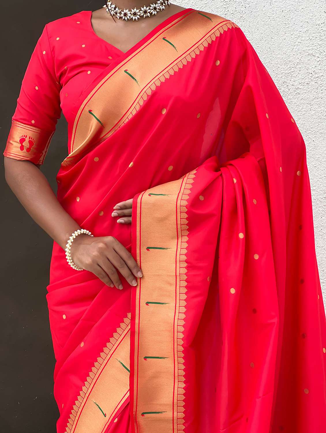 women self design paithani saree with blouse - 22571228 -  Standard Image - 5
