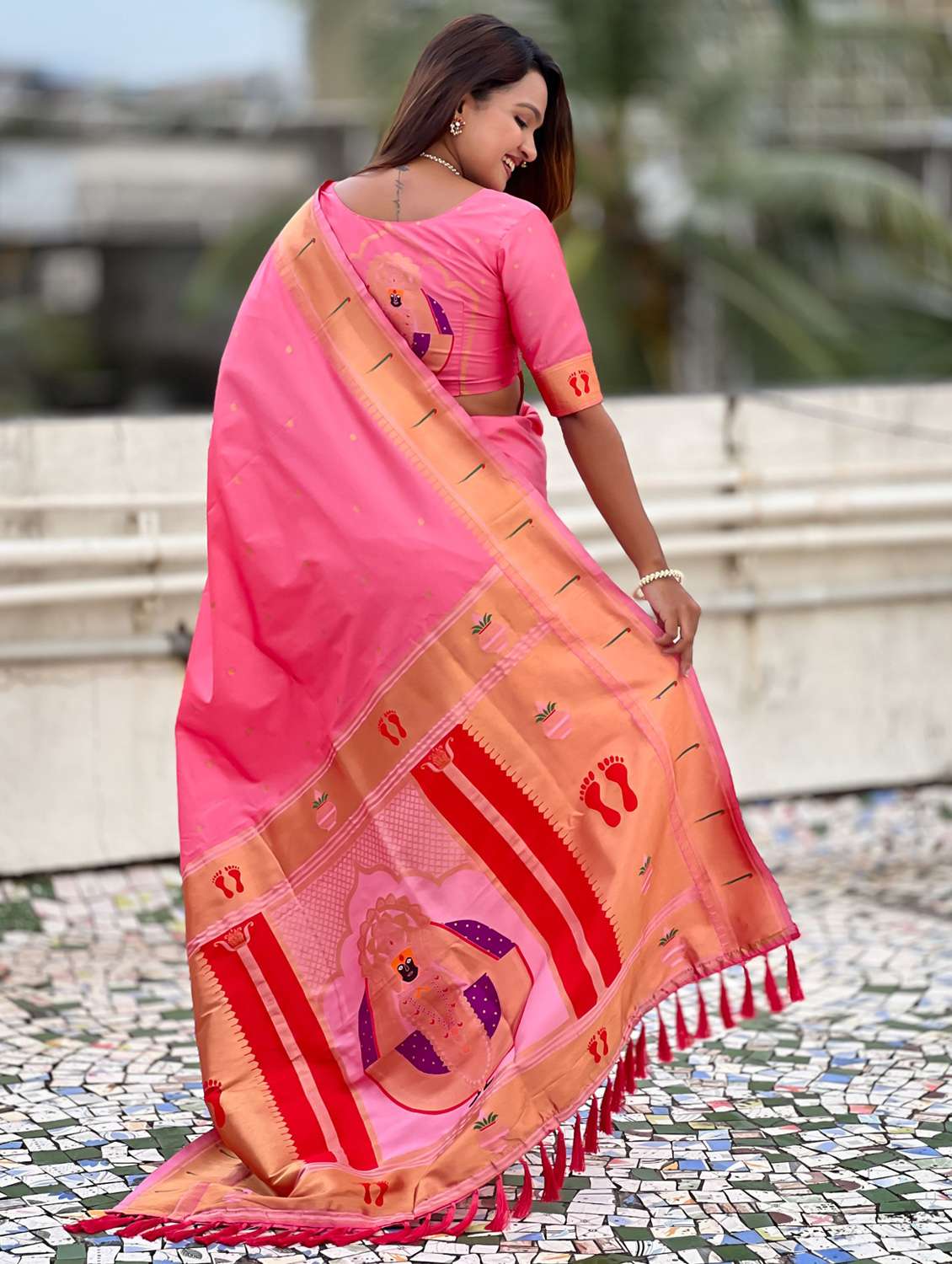 women self design paithani saree with blouse - 22571237 -  Standard Image - 3