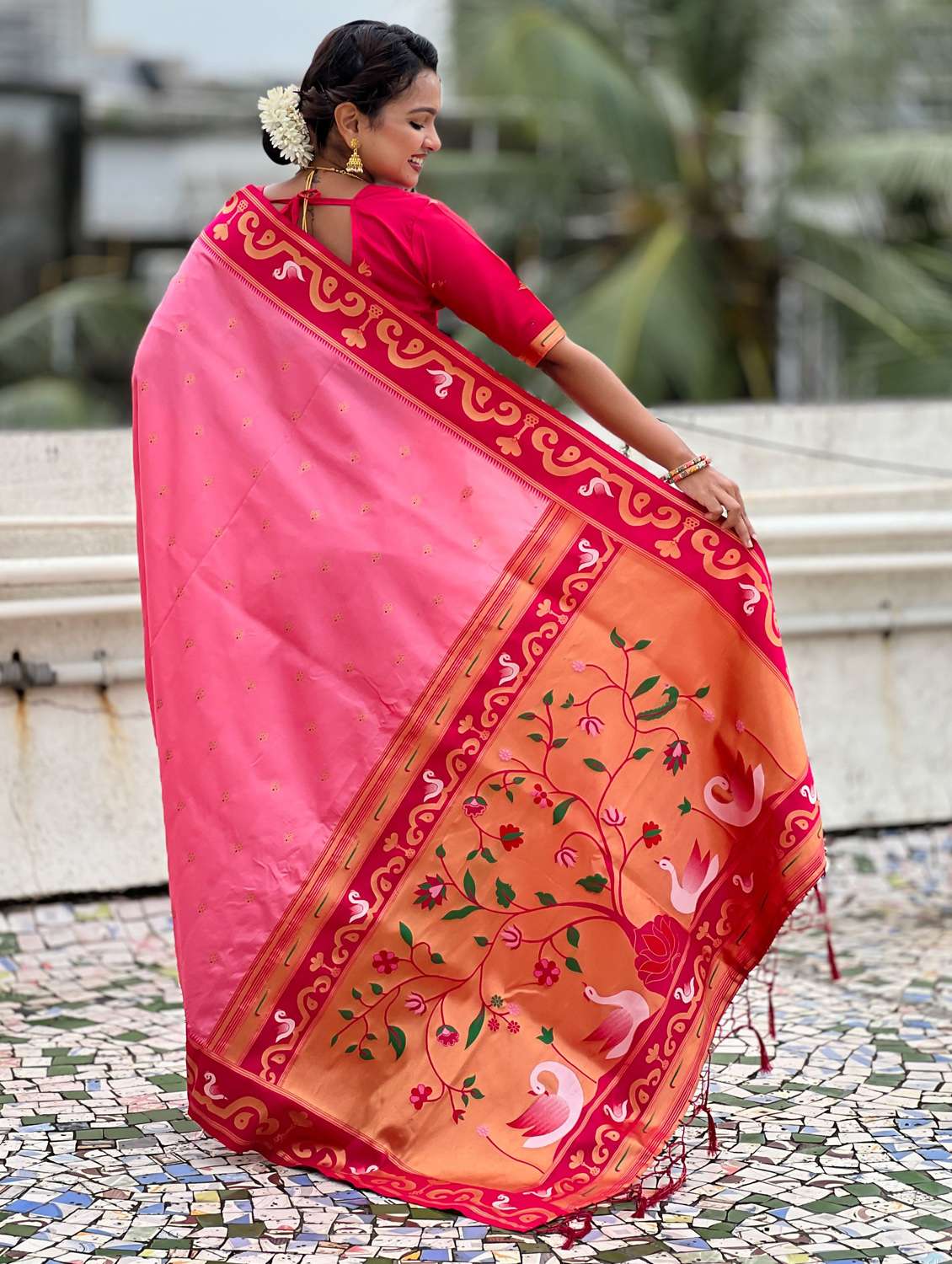women self design paithani saree with blouse - 22571246 -  Standard Image - 3