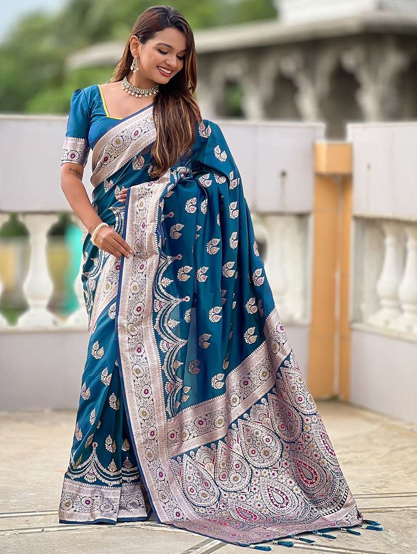 women self design banarasi saree with blouse
