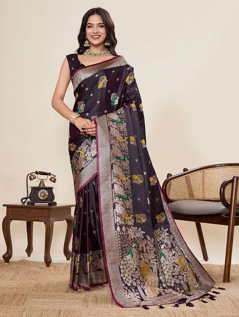 women self design banarasi saree with blouse