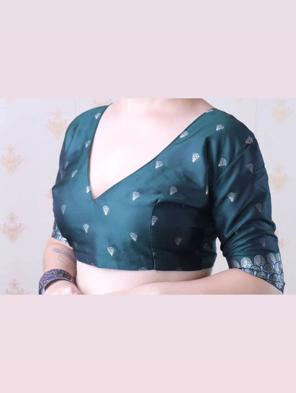 women self design banarasi saree with blouse - 22571436 -  Standard Image - 5
