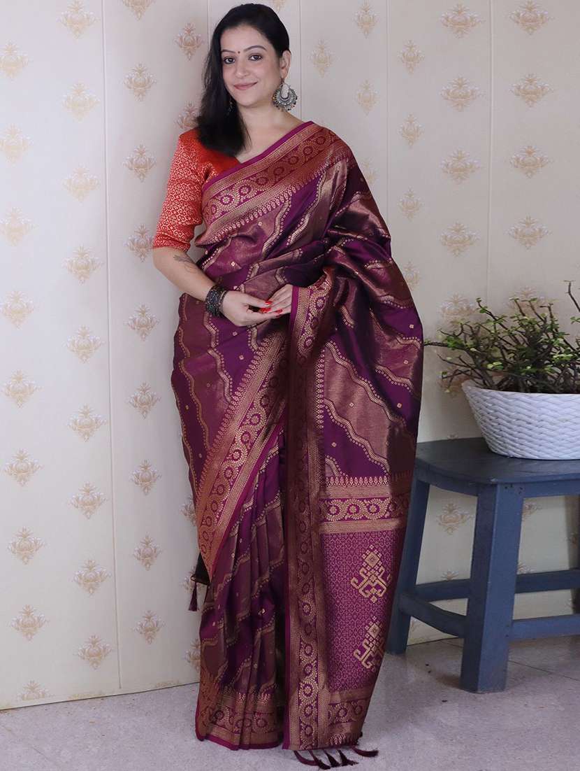 women self design banarasi saree with blouse