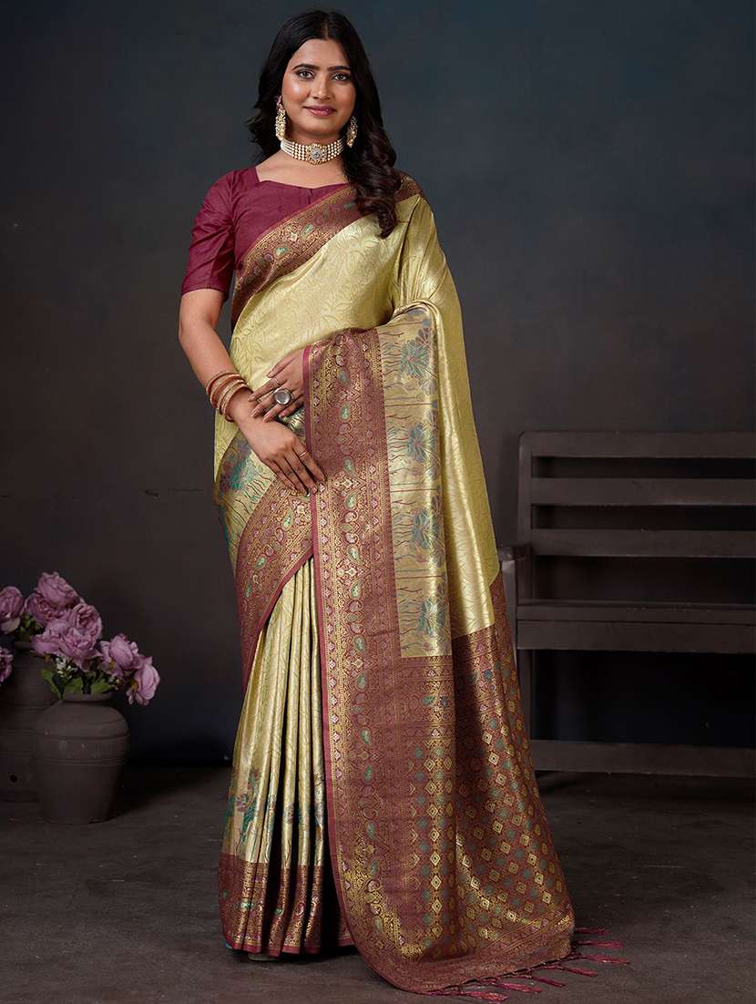 women self design kanjivaram saree with blouse