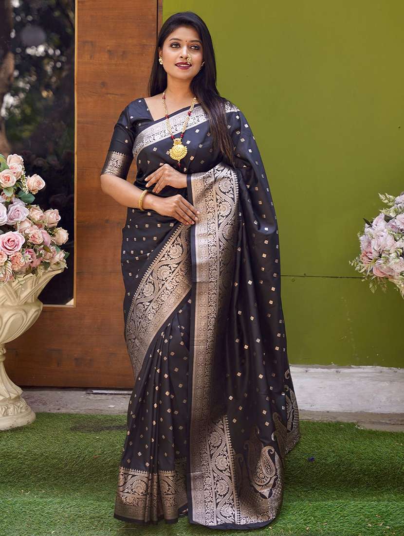 women self design banarasi saree with blouse