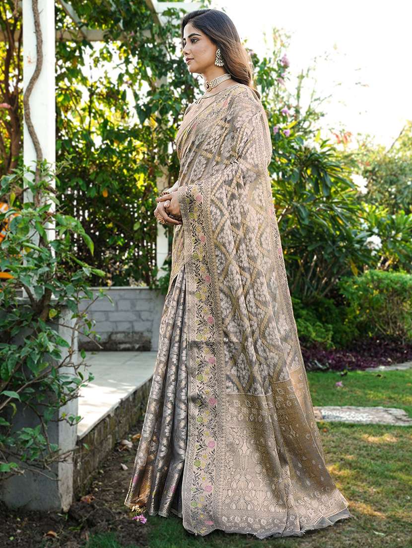 women self design patola saree with blouse - 22571733 -  Standard Image - 3